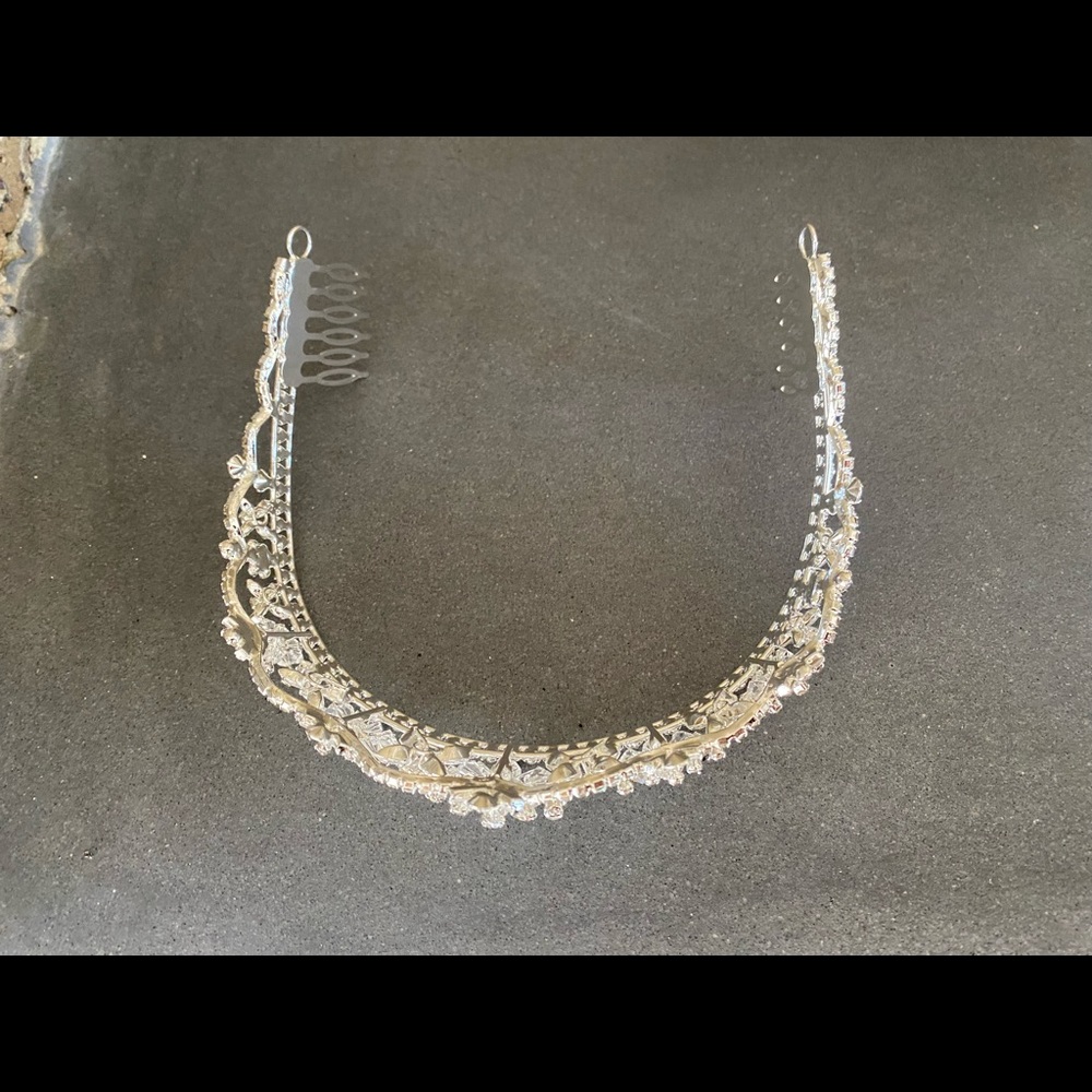 Crystal Tiara - Picture 2 of 6